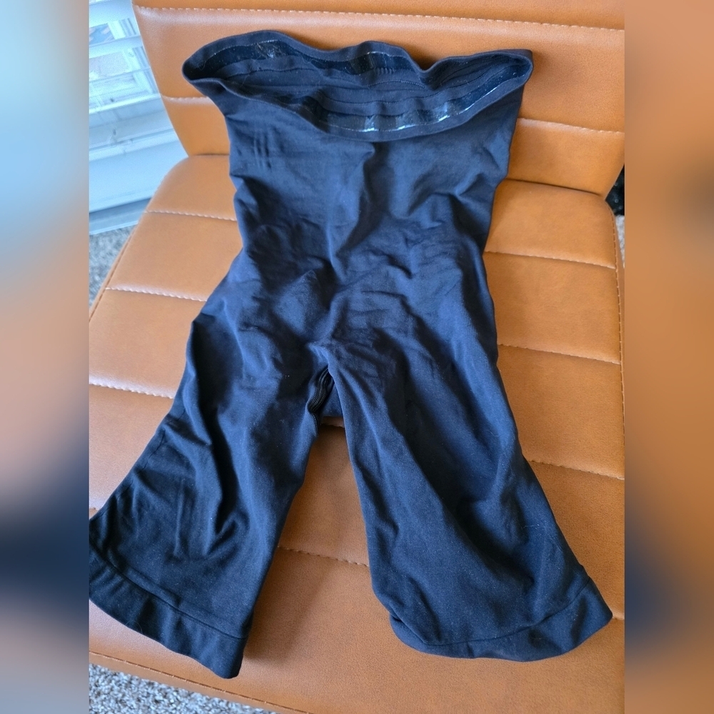 🖤 SKIMS High Waisted Sculpting Mid Thigh Shorts Large NWOT